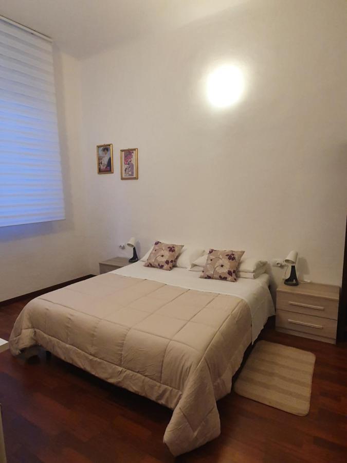 Arena Suite All Comforts - With Free Parking Garage Per Qualified Rate - Con Parcheggio Incluso Per Le Tariffe Qualificanti - Metro Verde Greenline Moscova Milan Bagian luar foto
