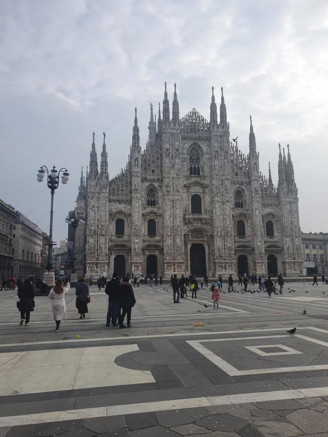 Arena Suite All Comforts - With Free Parking Garage Per Qualified Rate - Con Parcheggio Incluso Per Le Tariffe Qualificanti - Metro Verde Greenline Moscova Milan Bagian luar foto