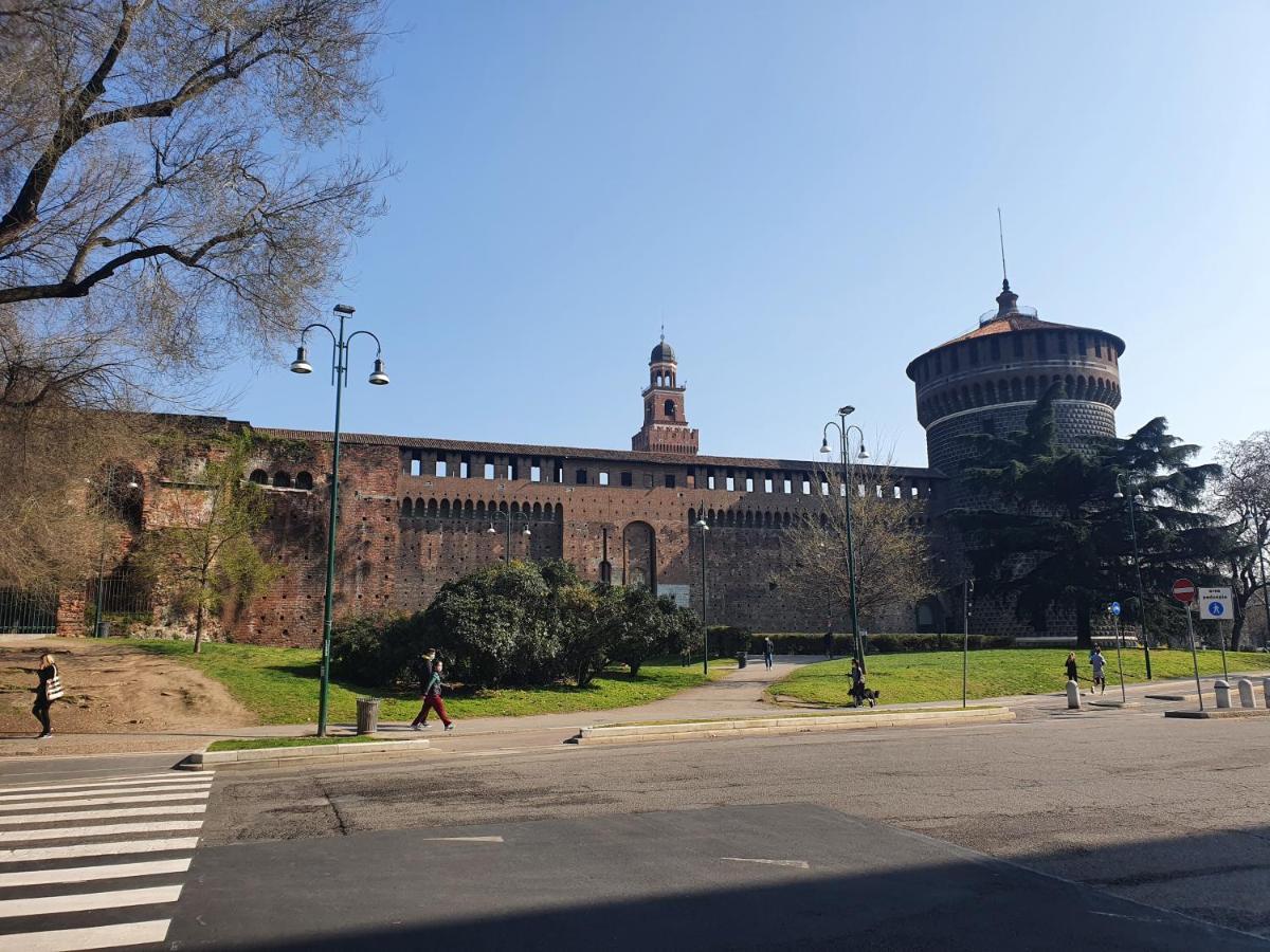 Arena Suite All Comforts - With Free Parking Garage Per Qualified Rate - Con Parcheggio Incluso Per Le Tariffe Qualificanti - Metro Verde Greenline Moscova Milan Bagian luar foto