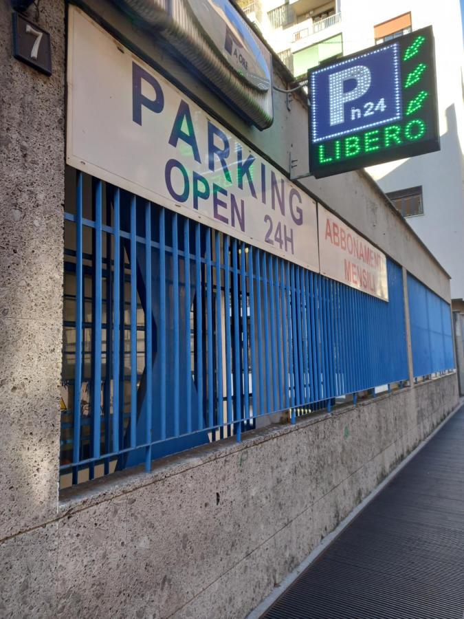 Arena Suite All Comforts - With Free Parking Garage Per Qualified Rate - Con Parcheggio Incluso Per Le Tariffe Qualificanti - Metro Verde Greenline Moscova Milan Bagian luar foto